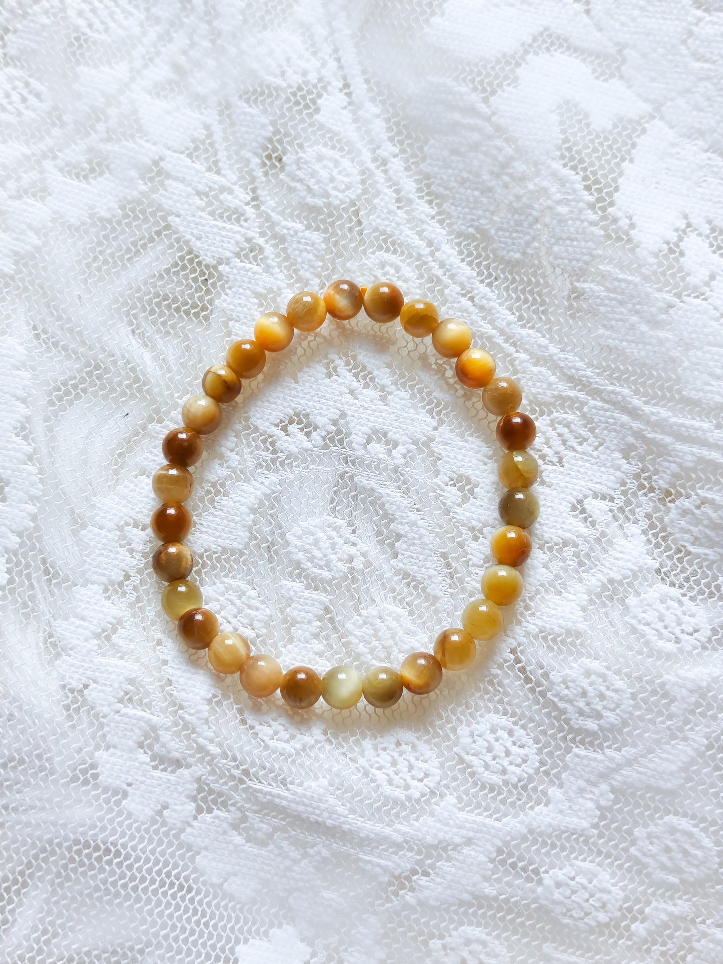 Keltainen tiikerinsilmä rannekoru