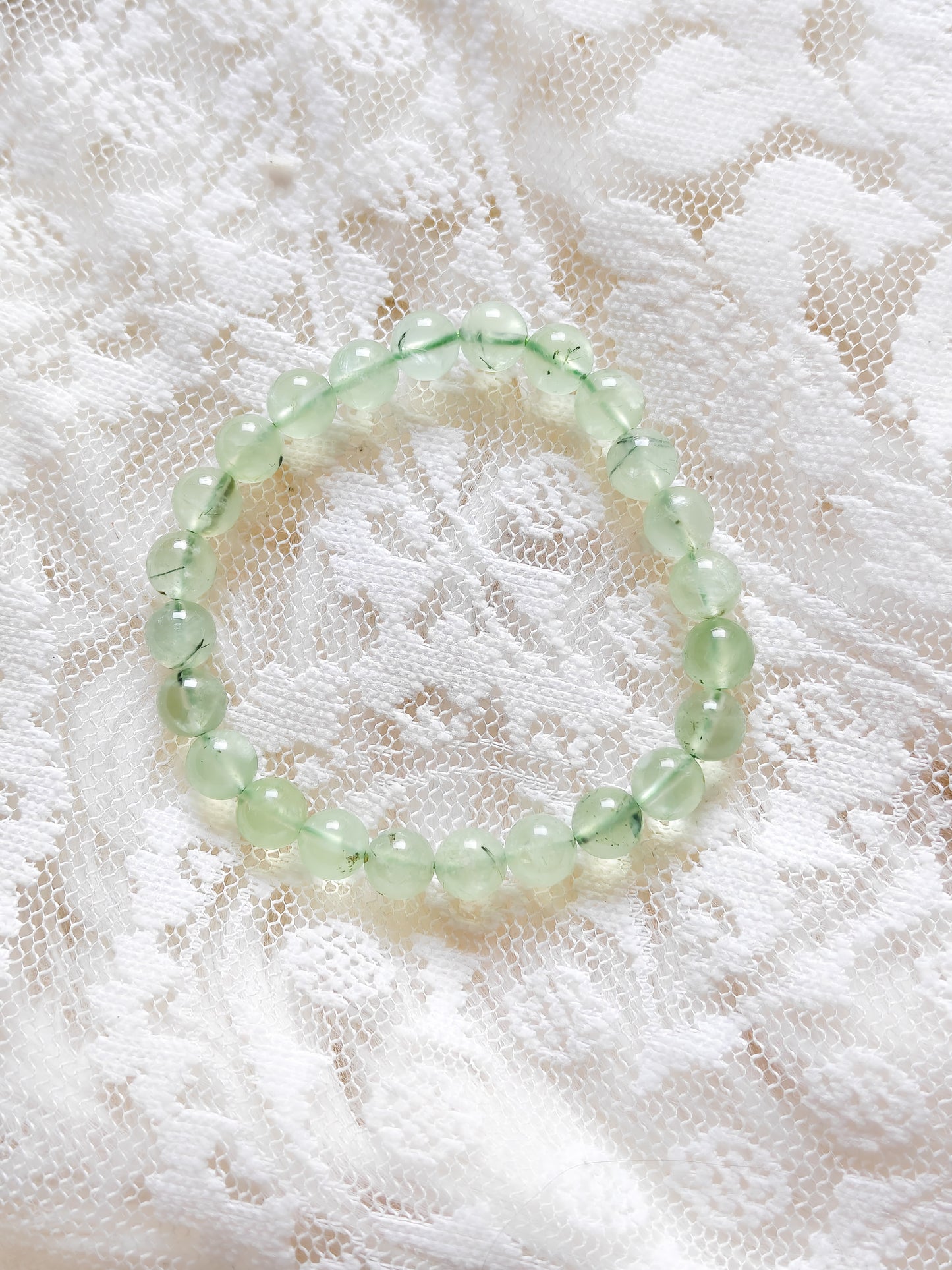 Prehniitti rannekoru