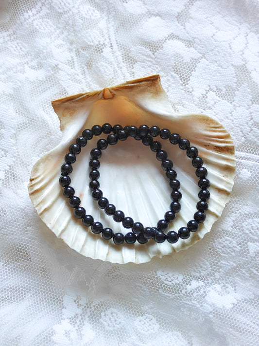 Musta turmaliini rannekoru