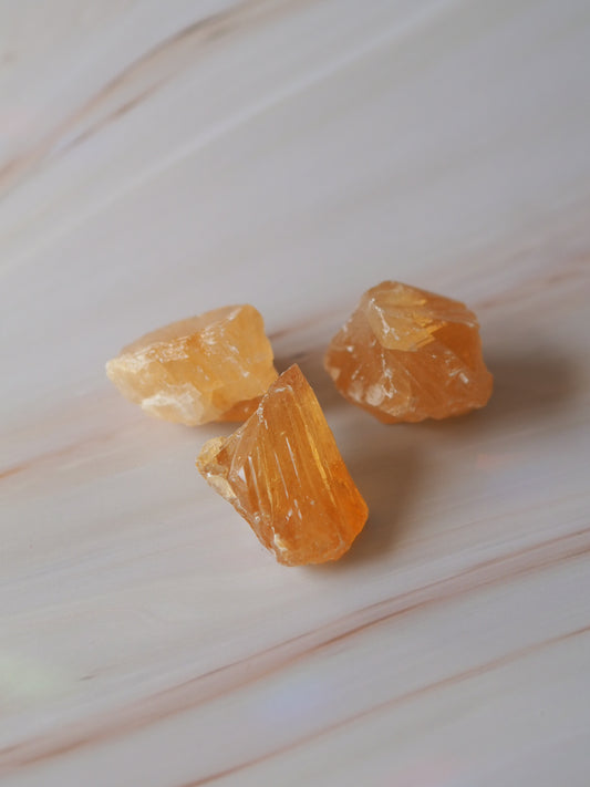 Honey calcite